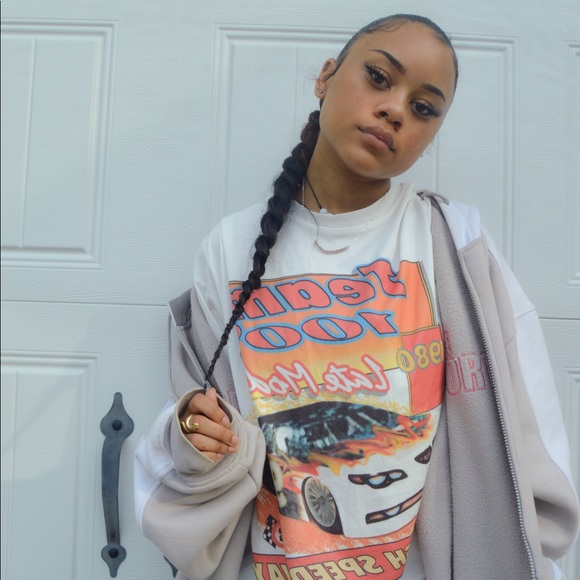 Meet your Posher, Hannah - Picture 1 of 1